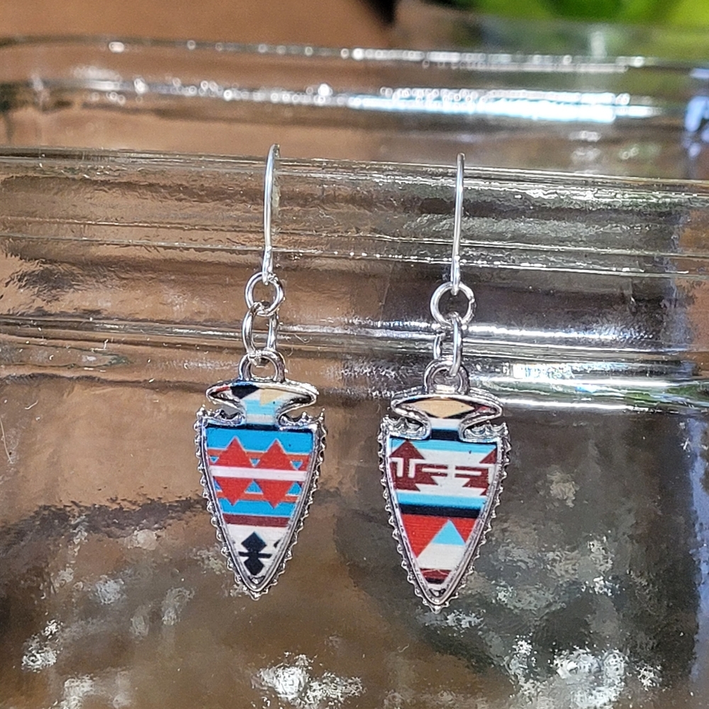 Western Arrowhead Earrings - Picture 3 of 4